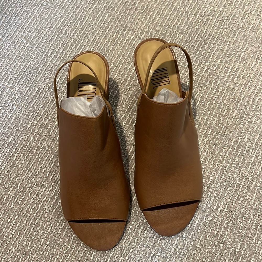 New - JILDOR sandals